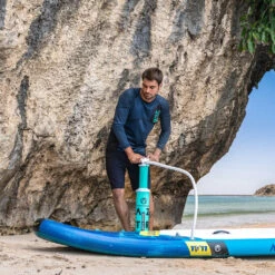 Aztron Giant Pump (SUP) -Osrey Butikk AZTRON Giant Pump mann stemning