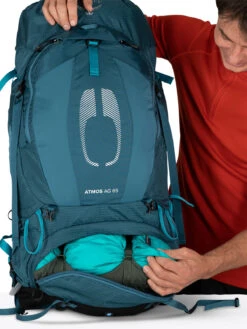 Osprey Atmos AG 65 Tursekk Herre -Osrey Butikk Atmos 65L S22 Detail13 VenturiBlue web 41f28396 b5f5 45bf 8d31 44c2887e3511