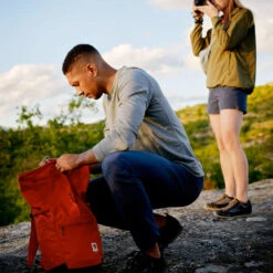 High Coast Foldsack 24 Ryggsekk -Osrey Butikk Fjellreven High Coast Foldsack 24 modeller stemning