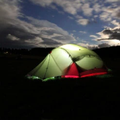 MSR Hubba Hubba NX Telt (2-Personer) -Osrey Butikk MSR Hubba Hubba NX Telt 2 Personer lyser i natten stemning