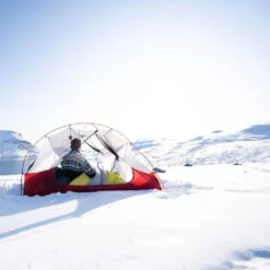 MSR Hubba Hubba NX Telt (2-Personer) -Osrey Butikk MSR Hubba Hubba NX Telt 2 Personer paa fjelltur