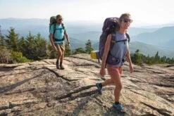 Osprey Atmos AG 50 Tursekk Herre (2022) -Osrey Butikk S22 Atmos Aura Holz NewHampshire 4998 web